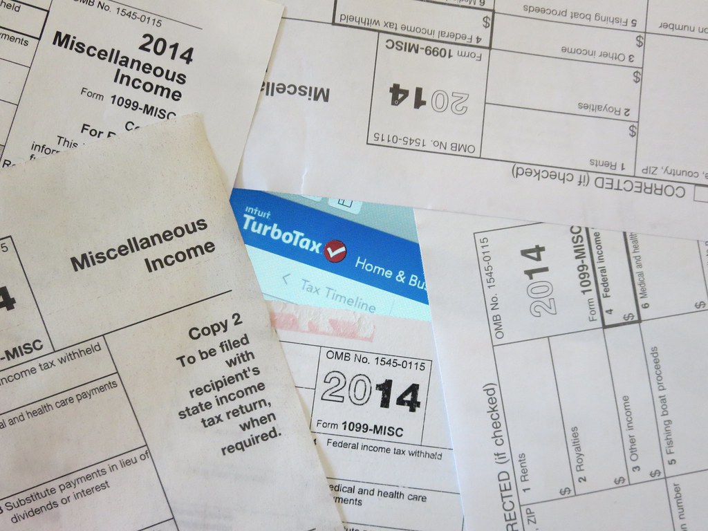 is it legal to make yourself a paystub if your self employed